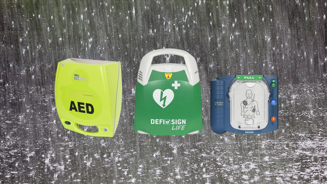 It's raining, can I use my defibrillator?